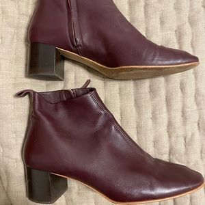 Everlane burgundy Glove boot size 8